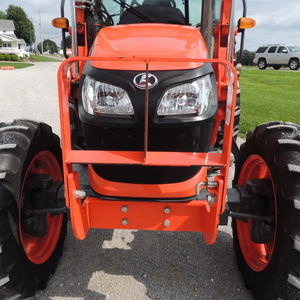 Tractor Compacto M7060 4WD Usado en Buen Estado con Caja de Cambios, Motor de 75HP, Tractor Agrícola con Transmisión por Engranajes - Product Image 4