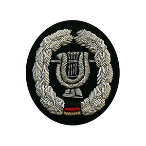 Insignia de Alambre con Forma de Águila y Estrella de Chile - Product Image 4