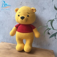 Divers modèles et couleurs Amigurumi Crochet jouets ours en peluche avec dessus rouge sans danger pour enfant