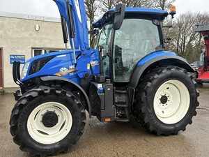 Tractor New Holland de alta calidad, 100HP, 4WD, con motor y bomba, a bajo precio disponible para la venta. - Product Image 5
