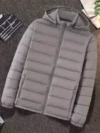 Veste à capuche légère en polyester 100% pour hommes, manteau d'hiver décontracté à col montant et logo sur le devant avec poches - Product Image 3