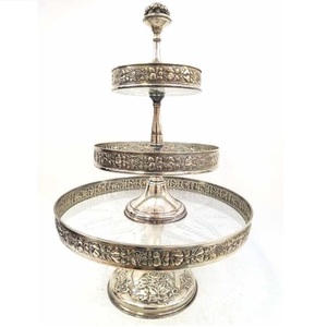 Support à gâteau décoratif multifonctionnel à 3 niveaux avec finition émaillée pour les fêtes d'anniversaire - Product Image 4