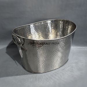 Seau à glace et refroidisseur à vin modernes en acier inoxydable Mélange parfait de style et de fonctionnalité pour se divertir lors d'événements et de lieux - Product Image 3