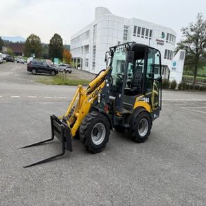 Mini-chargeuse sur pneus diesel hydraulique compacte pour chantier de construction, exploitation agricole et aménagement paysager - Product Image 4