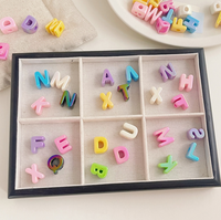 100 pièces de perles lettres en acrylique colorées, épaisses, plaquées UV, à grand trou, pour la création de chaînes de téléphone portable DIY, vente en gros