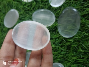 หินซีลีไนต์ธรรมชาติทรงรี ขัดเงา หินยิปซัมสีขาว คริสตัลบำบัด นวดผ่อนคลาย หินกันกังวล ขายส่งจำนวนมาก - Product Image 5