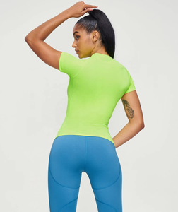 T-shirt de sport personnalisé pour femme Haut de fitness et d'entraînement à manches courtes Musculation Jogging et vêtements de sport avec logo personnalisé Confortable - Product Image 2