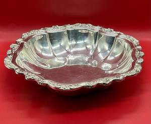 Hermoso cuenco de aluminio brillante para servir con amplia apertura, perfecto para servir frutas, ensaladas, aperitivos y comidas especiales - Product Image 1