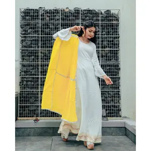 ชุดเดรสผ้าฝ้ายสีขาวโดย Thread & Button - Product Image 2