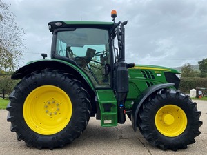 John Deera 6130R 120hp 4x4 Tractor agrícola implementos completos que incluyen motor Tractor agrícola de alto rendimiento Durable 6130R - Product Image 2