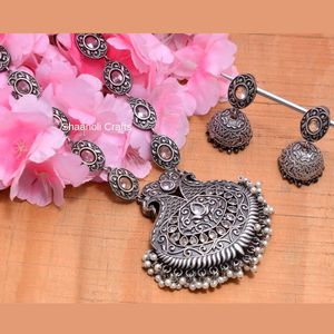 สร้อยคอขัดเงาสีเงินสวยสำหรับผู้หญิงและผู้หญิงสำหรับงานแต่งงาน - Product Image 4