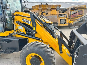 JCB 3DX / 3CX Plus 4WD d'occasion - Godet 4/1 / Ligne de marteaux hydrauliques - Bon état - Moteur d'origine - Engin de construction en stock, prêt à l'emploi - Product Image 3