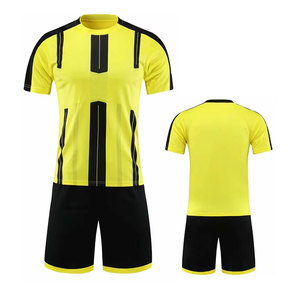 Uniforme de Fútbol con Logotipo Personalizado de Nuevo Diseño para Hombre, Uniforme de Fútbol Personalizado para Equipos, Fabricación en Pakistán - Product Image 1