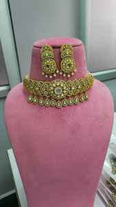 ชุดสร้อยคอแบบโชคเกอร์สไตล์อินเดียคุณภาพพรีเมียมจากผู้ผลิตโดยตรง ดีไซน์สวยงามทันสมัย เหมาะสำหรับงานแต่งงานและงานปาร์ตี้ - Product Image 5