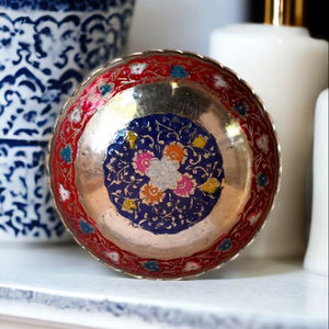 Cuenco Decorativo de Metal Esmaltado Azul y Dorado Hecho a Mano con Soporte para Exhibición de Frutas, Regalo, Servicio y Decoración de Comedor de Lujo - Product Image 1