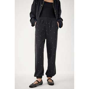 Pantalon de jogging mi-long décontracté en polyester 100% brodé de pierres, coupe régulière - Product Image 6