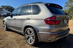 รถยนต์มือสองปี 2013 BMW X5 M เครื่องยนต์ V8 ทวินเทอร์โบ 555 แรงม้า ระบบขับเคลื่อนสี่ล้อ พร้อมแพ็คเกจช่วยเหลือผู้ขับขี่ ไม่ได้ดัดแปลง - Product Image 2