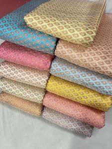 Élégant tissu de brocart jacquard haute densité en soie imprimé motifs floraux Paisley pour robe et tapisserie d'ameublement de vêtements de mode - Product Image 2