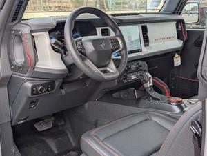 รถใหม่/มือสอง ปี 2025 ฟอร์ด บรองโก สโตรปเป้ อิดิชั่น เครื่องยนต์ 2.7L V6 กล้องมองหลัง 360 องศา รับน้ำหนักได้ 31-40 ตัน ระบบดีเซล/เบนซิน เกียร์อัตโนมัติ ขาย - Product Image 2