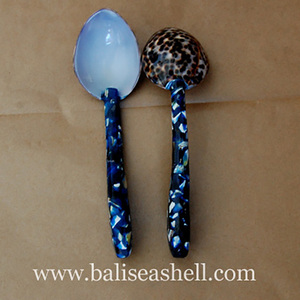shell tiger spoon Natural Size 16x4,5 cm SEASHELL JEWELRY Spoon and Fork Set Tiger Motif Art Capiar Shell <b>Dinnerware</b> - Product Image 2