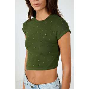 Blusa Casual Asimétrica con Adornos de Piedras y Logotipo Frontal - Product Image 3