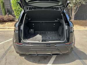 Evoque P250 S AWD 2024 Usado, Volante a la Izquierda, Interior Oscuro, Asientos de Cuero, Neumáticos R18, Gasolina - Product Image 5