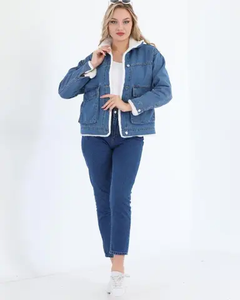 Veste matelassée en denim vintage pour femme, en peau de mouton, manches longues, élégante, décontractée, bleue, boutons personnalisés, manches amovibles - Product Image 3