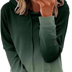 Vente en gros dégradé de couleur à manches longues sweats à capuche avec cordon de serrage femmes printemps automne dames tuniques courte longueur tricoté imprimé - Product Image 1