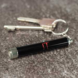 Porte-clés projecteur Stephen King Pennywise avec mini lampe torche XPE, source lumineuse, zoom et fonctions tactiques pour la plongée - Product Image 2