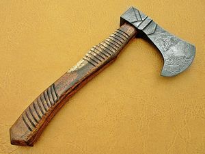 Venta al por mayor de calidad superior personalizada OEM ODM servicio de acero forjado a mano hacha de una sola mano de grado industrial al aire libre herramienta de camping - Product Image 2