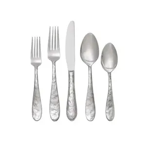 Ensemble de couverts poli miroir en acier inoxydable à poignée martelée couleur argent Ensembles de couverts élégants pour restaurant et salle à manger - Product Image 4