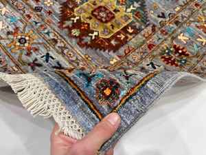 พรมขนสัตว์ลายแบบนามธรรมสำหรับห้องนั่งเล่น ห้องรับประทานอาหาร และห้องครัว จากผู้ผลิตและผู้ส่งออกชาวอินเดีย - Product Image 5