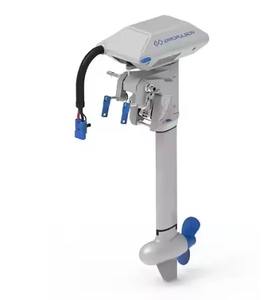 Le nouveau moteur hors-bord électrique Navy 3.0 est livré avec 4 batteries. - Product Image 1