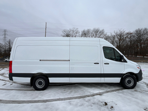 Mercedes-Benz Sprinter 2500 Cargo 2025, Techo Alto, Distancia Entre Ejes de 170'', Furgoneta 3D, Diésel, Certificada, Usada, en Buen Estado, Automática, Turbo - Product Image 2