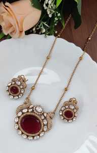 Ensemble pendentif Moissanite Polki et pierres précieuses à facettes Ensemble de bijoux de luxe Parfait pour les mariages, les fêtes et les vêtements ethniques ou contemporains - Product Image 2