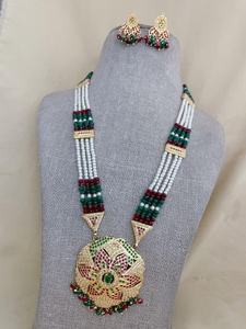 Royal Kundan & Beaded Temple Collar Set Tradicional Polki Kundan Collar de novia Antiguo Chapado en oro Conjunto de joyería de boda - Product Image 2