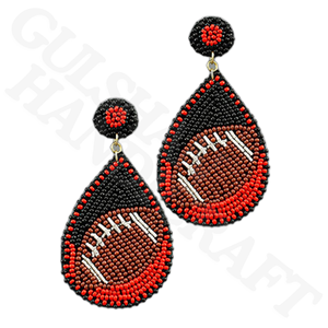 Boucles d'oreilles pendantes sur le thème du football 92 perles artisanales bijoux de sport uniques pour les amateurs de football pour le talonnage du jour du match - Product Image 2