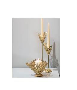 Portavelas de metal ambarrado con superficie texturizada y atractivo antiguo hecho para decoración de eventos o espacios de meditación - Product Image 4