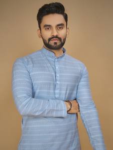 Premium Male Adult Soft Cotton Kurta Diseño de tejido de seda formal para fiestas y bodas - Product Image 5