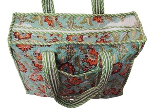 Bolso de mano de algodón a la moda de fabricante, bolso de viaje de hombro acolchado con estampado de bloques de mano de diseñador con cierre de cremallera de gran tamaño - Product Image 4