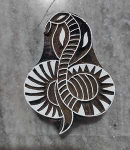 บล็อกปั๊มไม้แกะสลักด้วยมือออกแบบเองสำหรับผ้าดินเหนียวกระดาษและงานฝีมือ DIY เครื่องมือแบบดั้งเดิมที่เป็นมิตรกับสิ่งแวดล้อมนำมาใช้ใหม่ได้ - Product Image 2