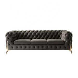 Sofá Chesterfield de Terciopelo Gris de 3 Plazas con Respaldo Acolchado, Brazos Enrollados, Patas de Metal Dorado, Sofás Modernos de Acero Inoxidable para Sala de Estar - Product Image 5
