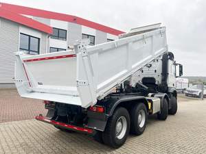 Nuevo Mercedes AROCS 3246K 8x4/4 Euro6 2018, Camión Pesado Diésel con Transmisión Automática, Volante a la Izquierda, 31-40T, Cámara de 360° - Product Image 4