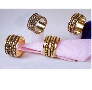 Anneau de serviette rond en laiton avec motif en relief, plaqué or brillant, porte-serviettes pour décoration de table de mariage - Product Image 2