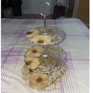 Elegante soporte para pastel de resina con acento de rebanada de ágata natural - Product Image 4