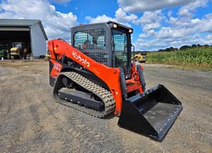 Cargadora Compacta KUBOTA SVL75-2 con Cabina EROPS, Calefacción y Aire Acondicionado, Pantalla Avanzada con Cámara, Sistema Hidráulico Auxiliar de Alto Flujo - Product Image 3