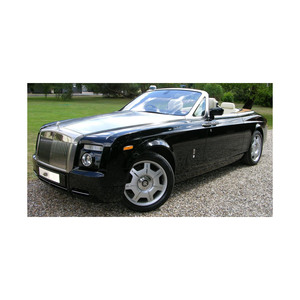 Rolls-Royce Ghost mit polierten Lüftungs schlitzen aus Metall und luxuriöser Klimaanlage. - Product Image 2