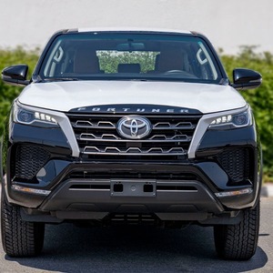 Nouveau Toyota 4Runner Automatique Conduite à Gauche avec Pneus R20 Intérieur Sombre Sièges en Cuir AWD Disponible à la Vente - Product Image 1