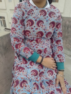 Main Bloc Imprimé Blanc Floral Coton Tunique Robe Vintage D'été Porter Femmes Tissé ODM Cadeau Écologique et Durable - Product Image 4