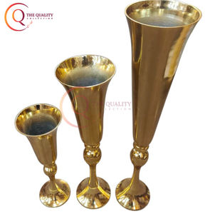 Vase à fleurs en métal fait à la main de table couleur or en aluminium poli coulé Vase décoratif à fleurs antiques à bas prix - Product Image 4